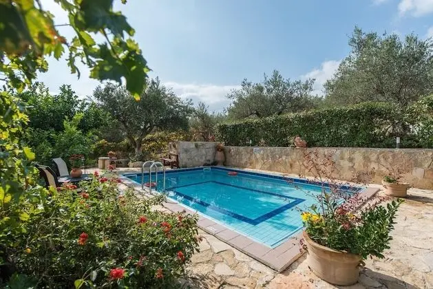 Villa-toula Charming Villa and Fragrant Garden