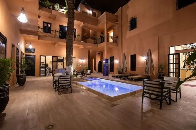 Hotel Toulousain - Havuz