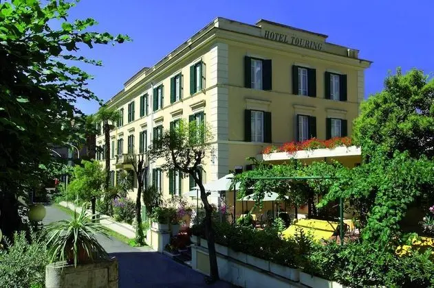 Touring Wellness & Beauty