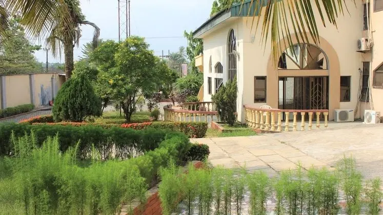 Tourist Castle Hotel and Suites