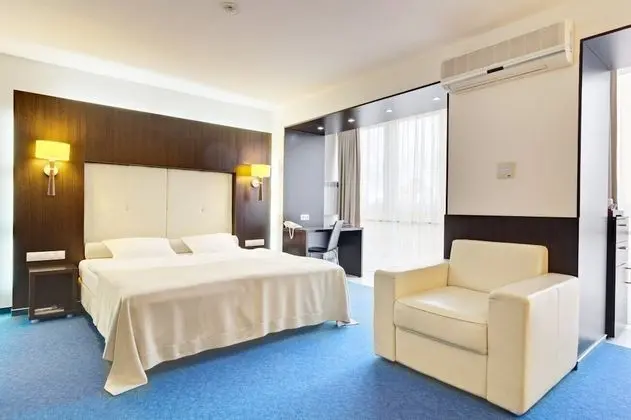 Tourist Hotel