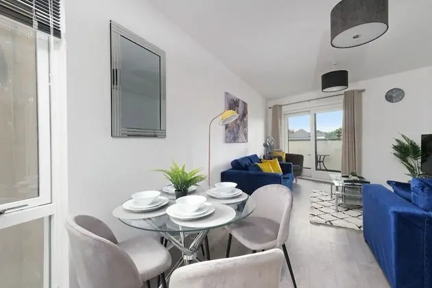 Town Center 2 bed Serviced Apartment 8 - Oda Düzeni