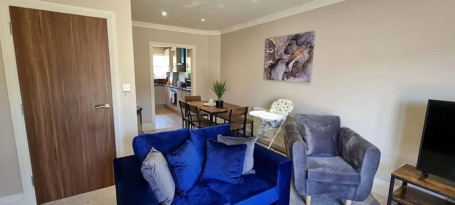 Town Center 4 Bedroom 4 bathroom House - Oda Düzeni