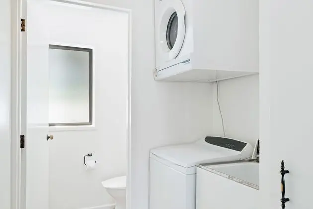 TOWN CENTRE LOCATION WITH STUNNING VIEW - UNIT 1 - Banyo Tipleri