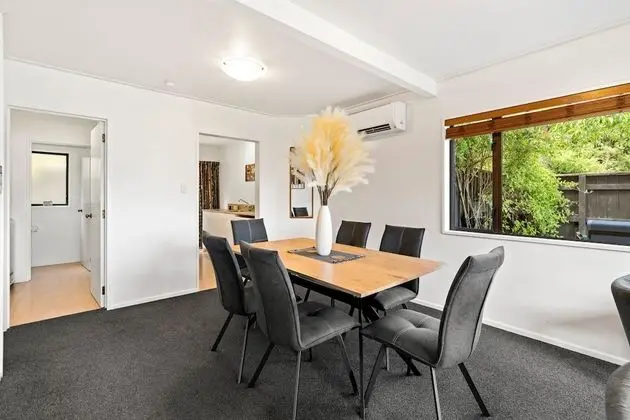TOWN CENTRE LOCATION WITH STUNNING VIEW - UNIT 8 - Oda Düzeni