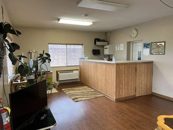 Town & Country Motel - Lobi
