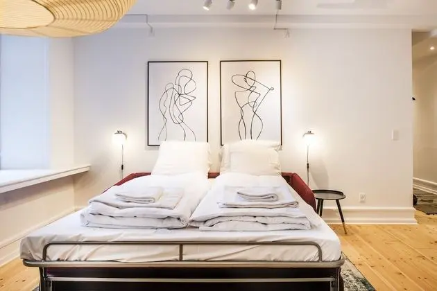 By Town Hall apartments - Into This Place - Oda