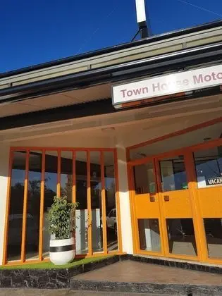 Town House Motor Inn - Dış Mekan