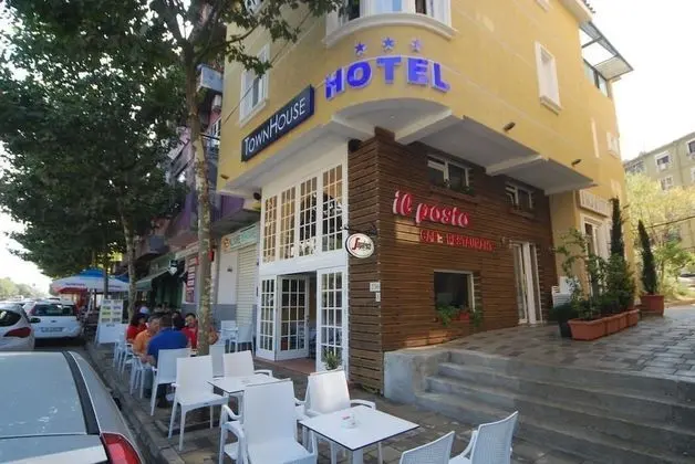 Hotel Town House - Dış Mekan