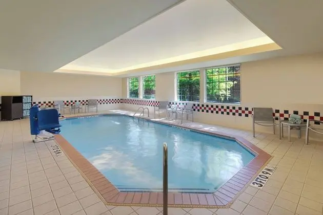 TownePlace Suites Bentonville Rogers - Havuz