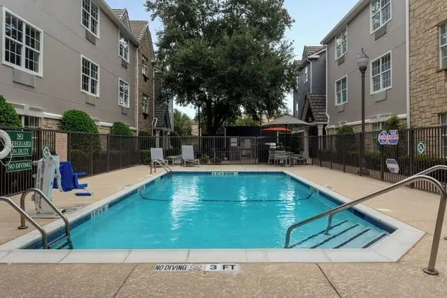 TownePlace Suites Dallas Plano - Havuz