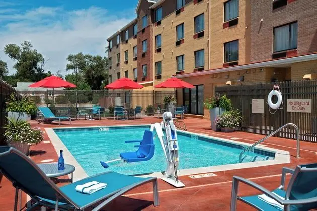 TownePlace Suites Dodge City - Havuz