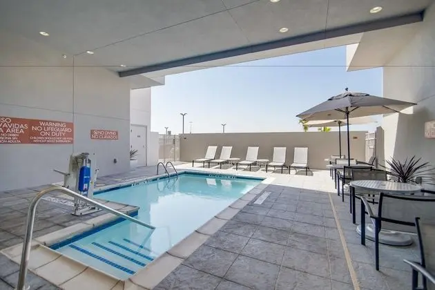 TownePlace Suites Fort Worth University Area/Medical Center - Havuz