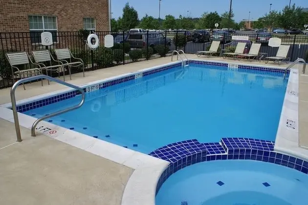Towneplace Suites Fredericksburg - Havuz