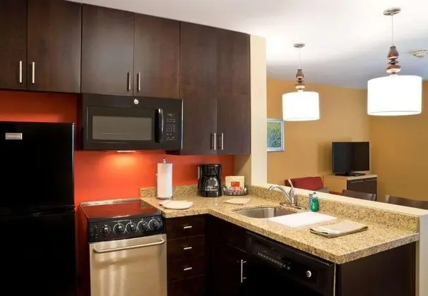 TownePlace Suites Garden City - Genel