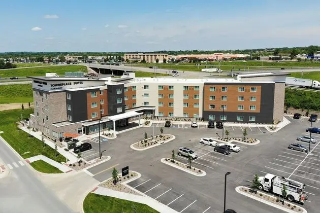 TownePlace Suites Kansas City Liberty - Dış Mekan