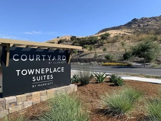 TownePlace Suites by Marriott Agoura Hills - Dış Mekan