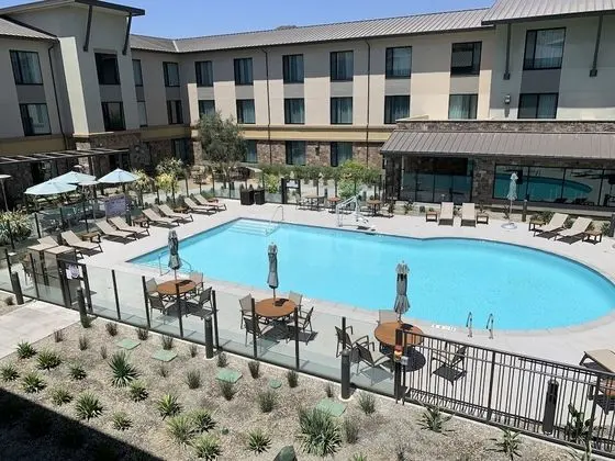 TownePlace Suites by Marriott Agoura Hills - Havuz