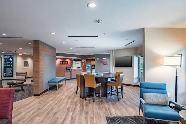 TownePlace Suites by Marriott Austin South - Lobi