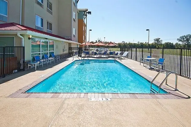 TownePlace Suites by Marriott Baton Rouge Gonzales - Havuz