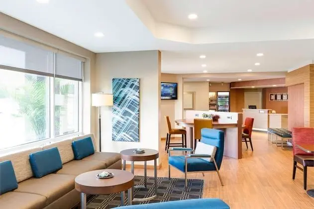 TownePlace Suites by Marriott Chesterfield - Dış Mekan