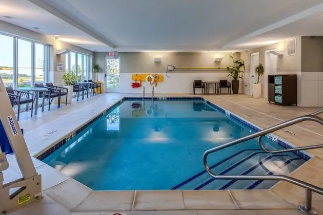 TownePlace Suites by Marriott Chesterfield - Havuz
