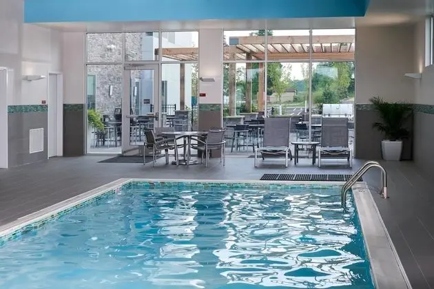 TownePlace Suites by Marriott Cleveland Solon - Havuz