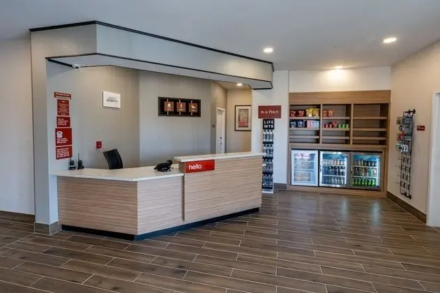 TownePlace Suites by Marriott Clinton - Lobi