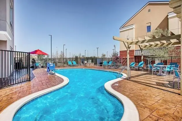 TownePlace Suites by Marriott Cookeville - Havuz