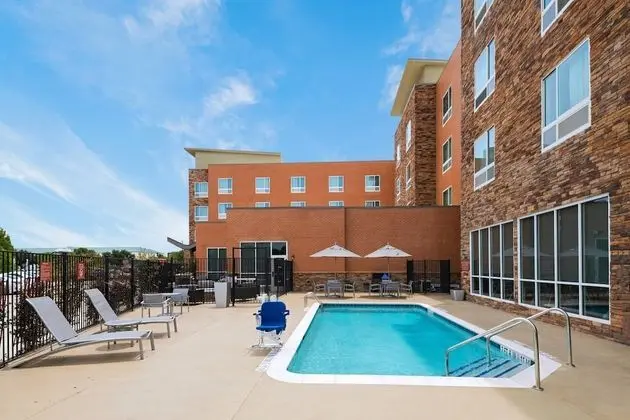 TownePlace Suites by Marriott Dallas DFW Airport North/Irving - Havuz
