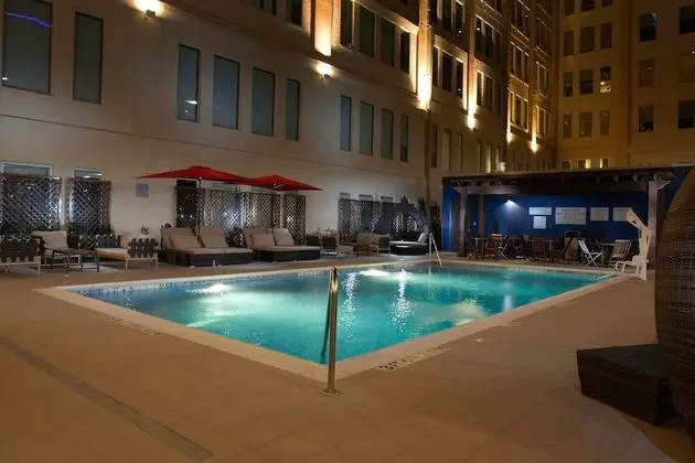 TownePlace Suites by Marriott Dallas Downtown - Havuz