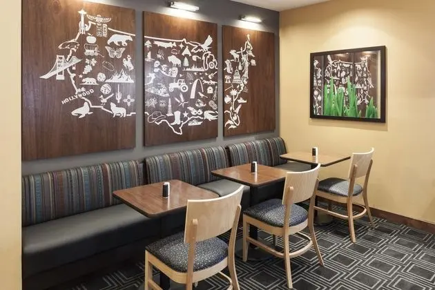 TownePlace Suites by Marriott Dallas Las Colinas