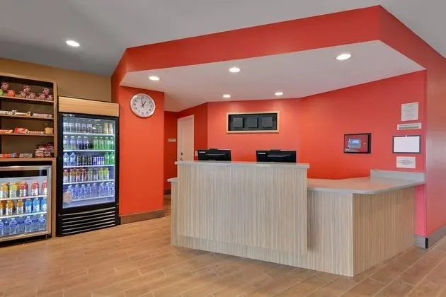 TownePlace Suites by Marriott Detroit Allen Park - Lobi