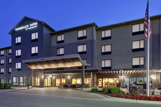 TownePlace Suites by Marriott Detroit Belleville - Dış Mekan