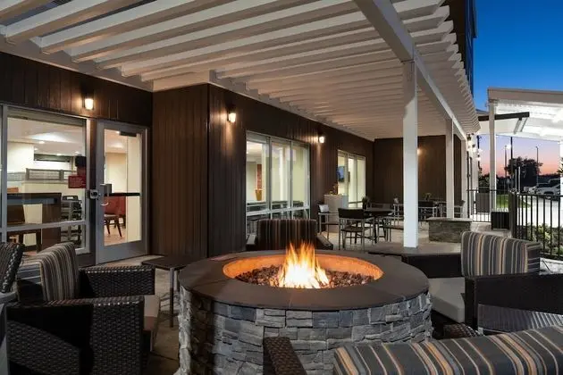 TownePlace Suites by Marriott Fresno Clovis - Dış Mekan