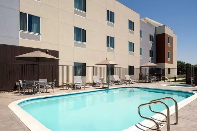 TownePlace Suites by Marriott Fresno Clovis - Havuz