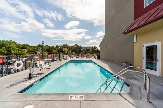 TownePlace Suites by Marriott Front Royal - Havuz