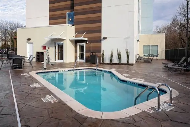 TownePlace Suites by Marriott Gainesville - Havuz