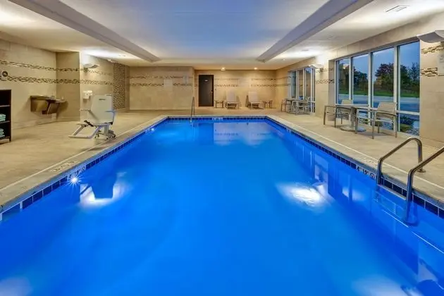 TownePlace Suites by Marriott Grand Rapids Airport Southeast - Havuz