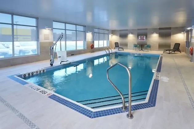 TownePlace Suites by Marriott Hamilton - Havuz