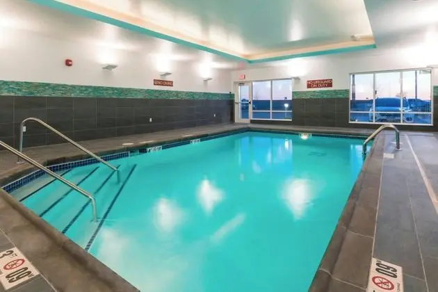 TownePlace Suites by Marriott Hays - Havuz