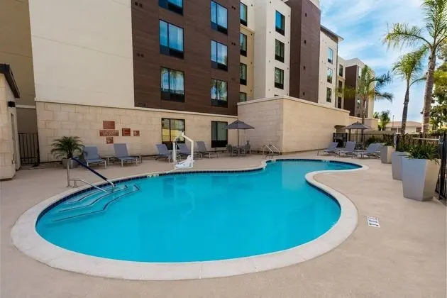 TownePlace Suites by Marriott Irvine Lake Forest - Havuz