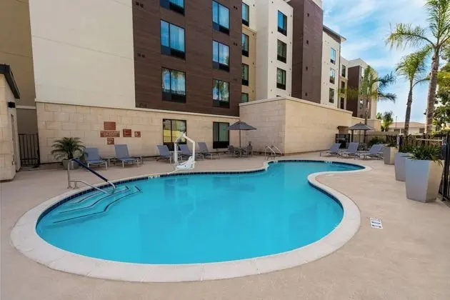 TownePlace Suites by Marriott Irvine Lake Forest - Havuz