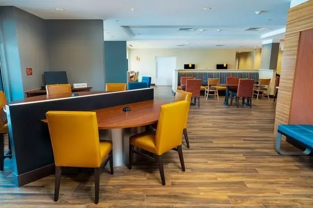 TownePlace Suites by Marriott Irvine Lake Forest - Lobi