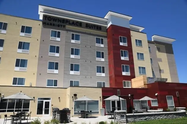 TownePlace Suites by Marriott Kansas City at Briarcliff - Dış Mekan