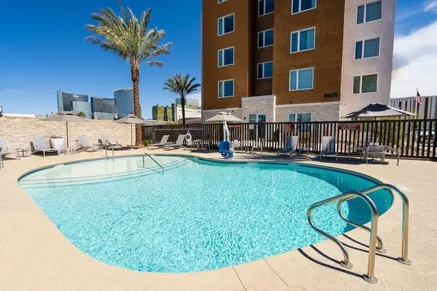TownePlace Suites by Marriott Las Vegas City Center - Havuz