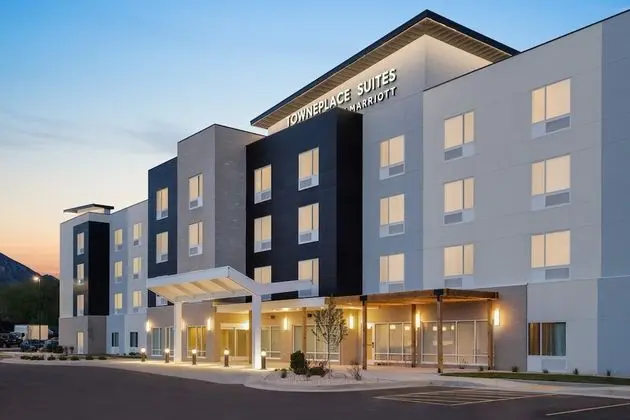 TownePlace Suites by Marriott Logan - Dış Mekan