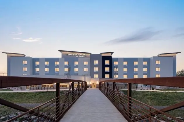 TownePlace Suites by Marriott Logan - Dış Mekan
