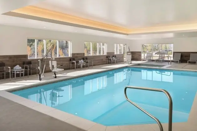 TownePlace Suites by Marriott Logan - Havuz