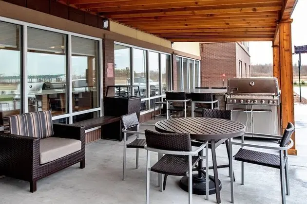 TownePlace Suites by Marriott Louisville Airport - Dış Mekan